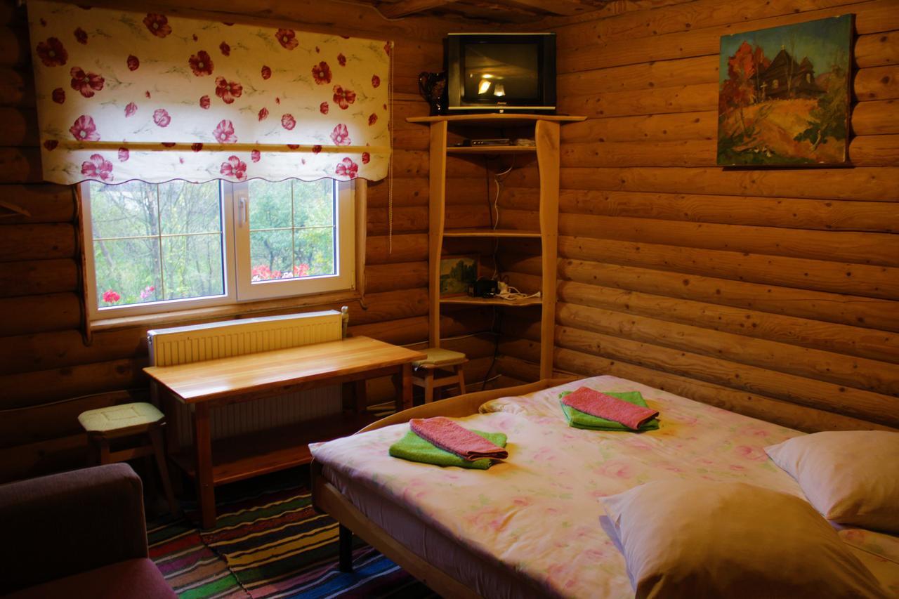 "Lian" Family Hotel & Restaurant Volosyanka  Extérieur photo