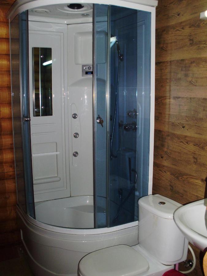 "Lian" Family Hotel & Restaurant Volosyanka  Extérieur photo