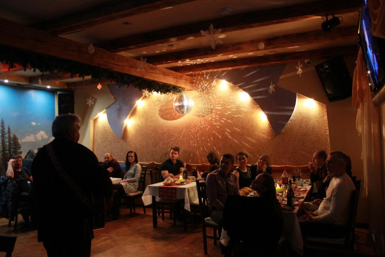 "Lian" Family Hotel & Restaurant Volosyanka  Extérieur photo